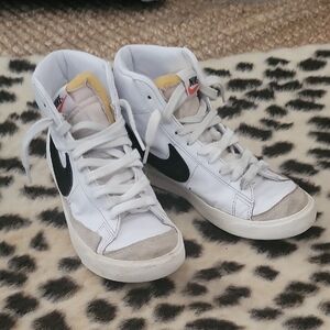 Nike Blazer Mid '77 Vintage White Black Sneakers | Women’s 7